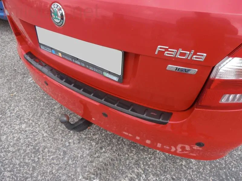 kat.č. 398 04 - Práh pátých dveří s výstupky, černá metalíza, Fabia II. Combi / RS Combi 2008-2014