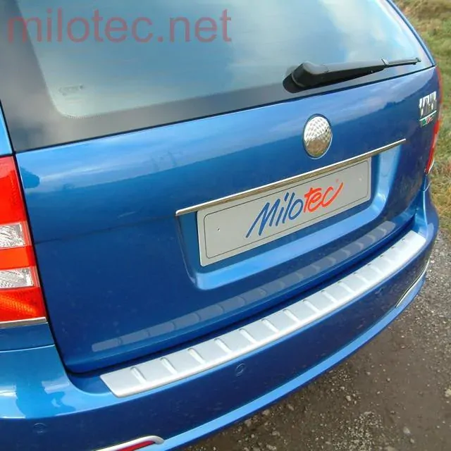 kat.č. 657 15 - Práh pátých dveří s výstupky, stříbrný matný, Octavia II. Combi / Combi Facelift, 2005-2012
