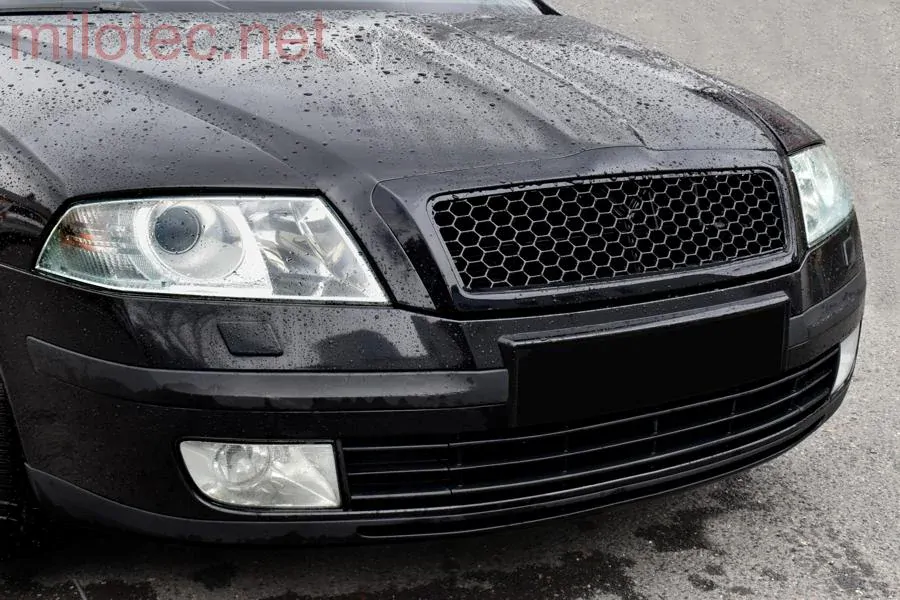 kat.č. 600 04 04 P - Maska Milotec s černou plastovou mřížkou, Škoda Octavia II. 2004-2008