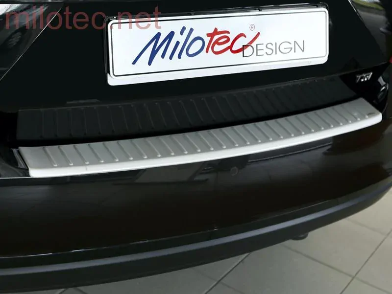 kat.č. 786 15 - Práh pátých dveří s výstupky, stříbrný matný, Rapid Limousine od r.v. 2013