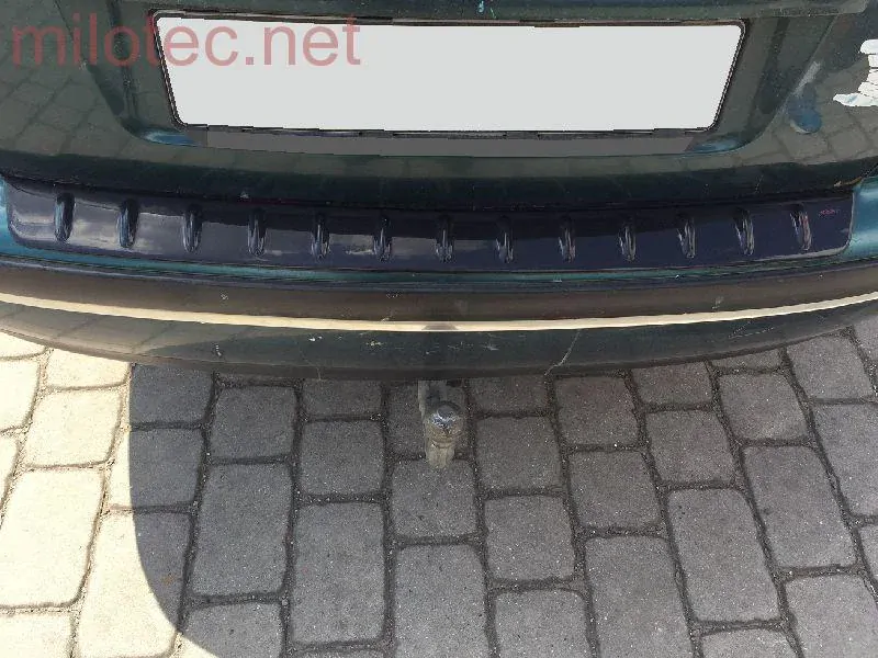 kat.č. 493 04 - Práh pátých dveří s výstupky, černá metalíza, Octavia I. Combi 1997-2010