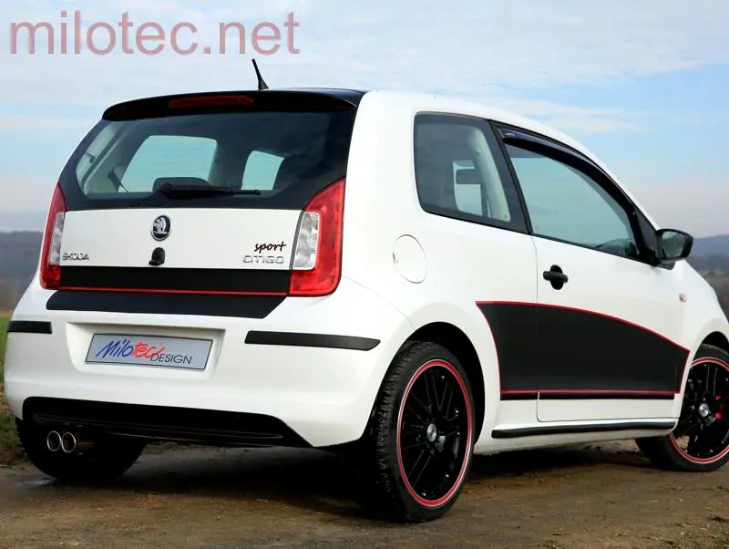 kat.č. 088 04 - Práh pátých dveří, černý lesklý "klavírlak", Citigo od r.v. 2012