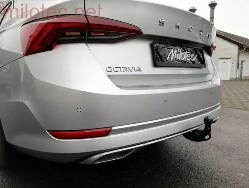 kat.č. 4 688 22 - Dummy – koncovky výfuku se středovou lištou, Alu Brush, Octavia IV., Limousine / Combi / Hybrid, od r.v. 2020