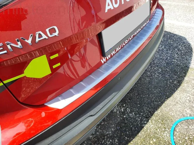 kat.č. 11 057 15 - Práh pátých dveří s výstupky, stříbrný matný, Škoda Enyaq, od r.v. 2020