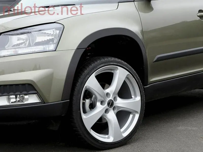 kat.č. 817 04 - Lemy blatníků, Škoda Yeti Outdoor Facelift od r.v. 2013