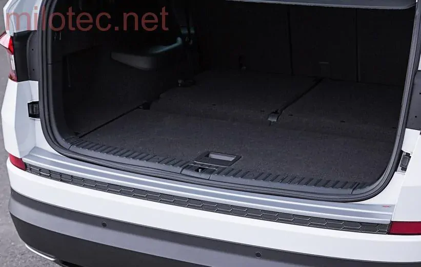kat.č. 956 15 - Práh pátých dveří s krátkou hranou - stříbrný matný, Kodiaq 2016-2021 / Kodiaq Facelift 2021-