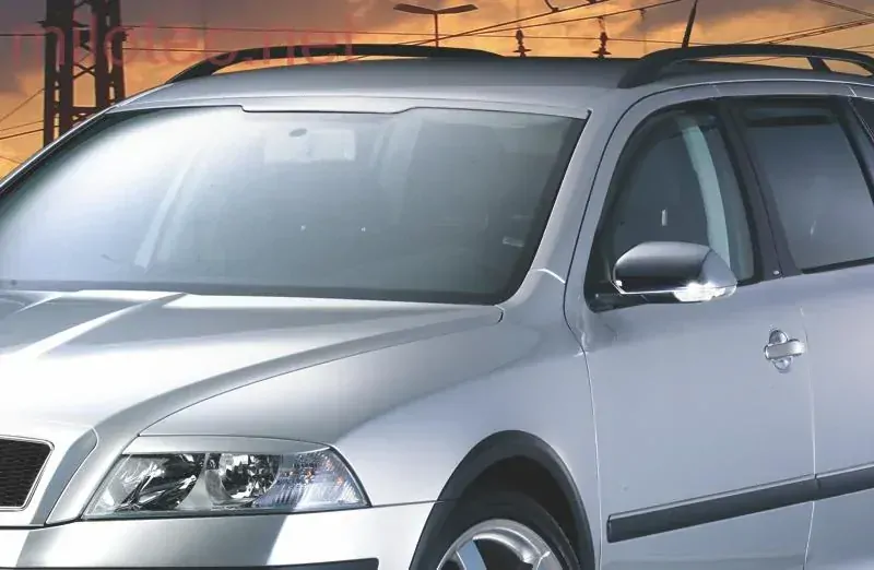kat.č. 682 04 - Clona předního okna, Škoda Octavia II. 2004-2012