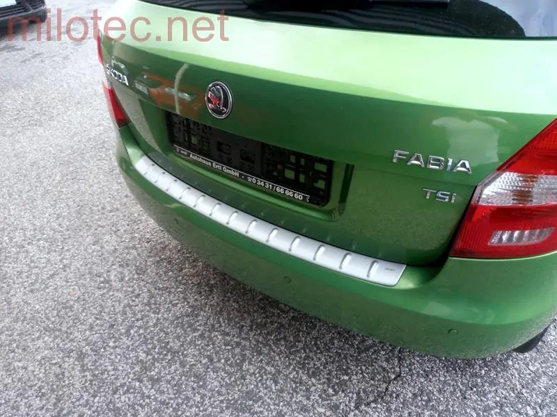 kat.č. 397 15 - Práh pátých dveří s výstupky, stříbrný matný, Fabia II. Limousine / RS Limousine 2007-2014