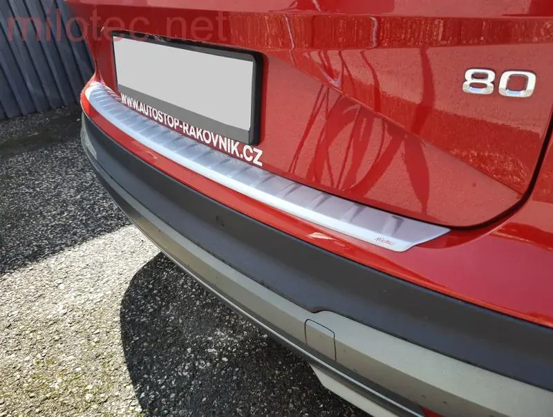 kat.č. 11 057 15 - Práh pátých dveří s výstupky, stříbrný matný, Škoda Enyaq, od r.v. 2020