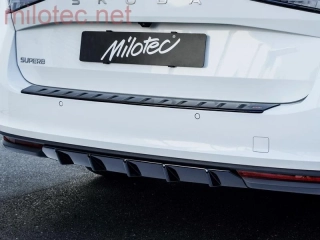 kat.č. 4 456 04 - Difuzor zadního nárazníku - černý lesklý "klavírlak", Superb IV. Lim./Combi, od r.v. 2024